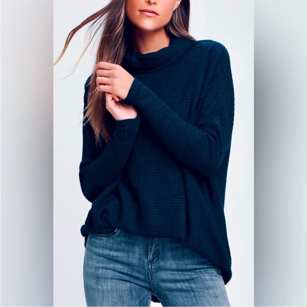 We the Free Free People Green Kitty Cowl Neck Oversized Thermal Top Size Small